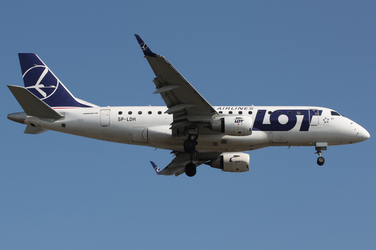 SP-LDH (nowe malowanie) (Samoloty » Spotting na EPWA » Embraer E170 » Polskie Linie Lotnicze LOT)