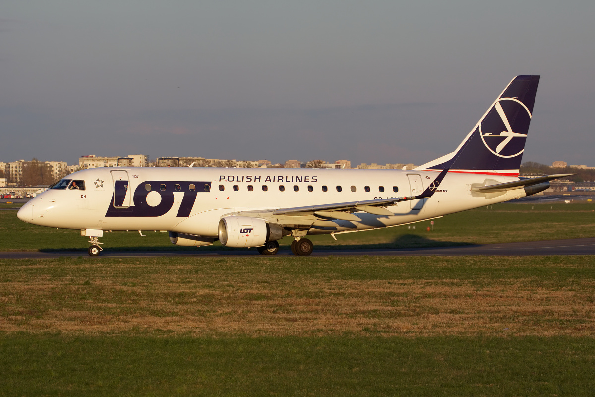 SP-LDH (nowe malowanie) (Samoloty » Spotting na EPWA » Embraer E170 » Polskie Linie Lotnicze LOT)