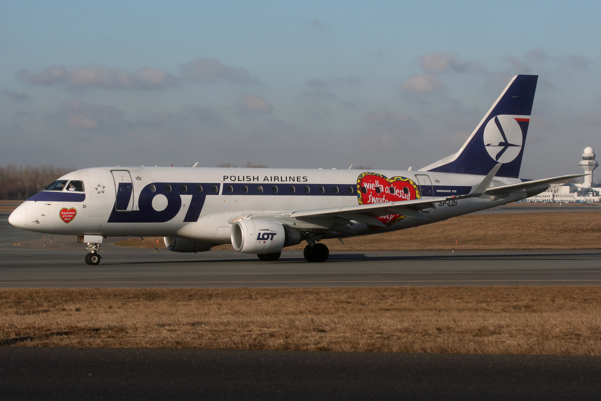 SP-LDI (WOŚP logos) (Aircraft » EPWA Spotting » Embraer E170 (ERJ-170-100) » LOT Polish Airlines)