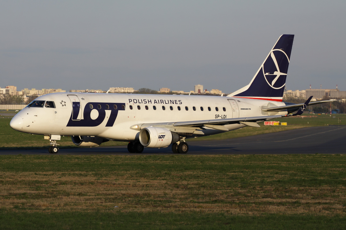 SP-LDI (nowe malowanie) (Samoloty » Spotting na EPWA » Embraer E170 » Polskie Linie Lotnicze LOT)