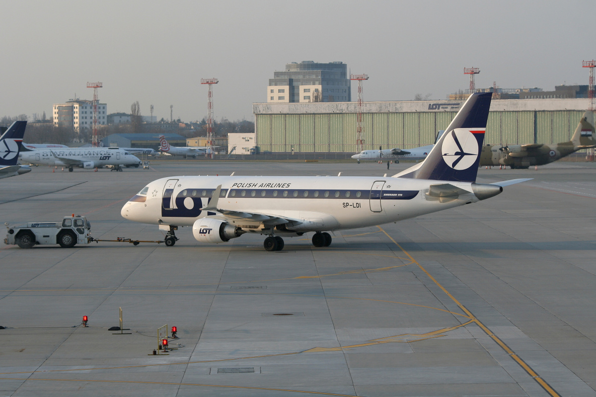 SP-LDI (Samoloty » Spotting na EPWA » Embraer E170 » Polskie Linie Lotnicze LOT)