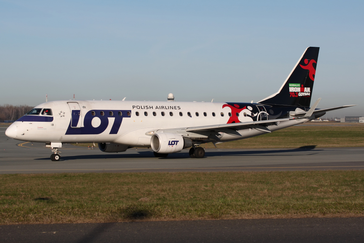 SP-LIB ("Ironman Triathlon Gdynia" wrap) (Aircraft » EPWA Spotting » Embraer E175 (ERJ-170-200) » LOT Polish Airlines)