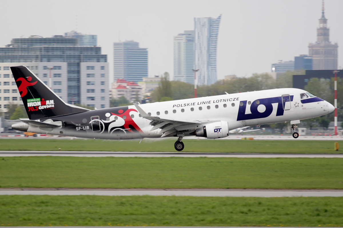 SP-LIB (Ironman Triathlon Gdynia livery) (Aircraft » EPWA Spotting » Embraer E175 » LOT Polish Airlines)