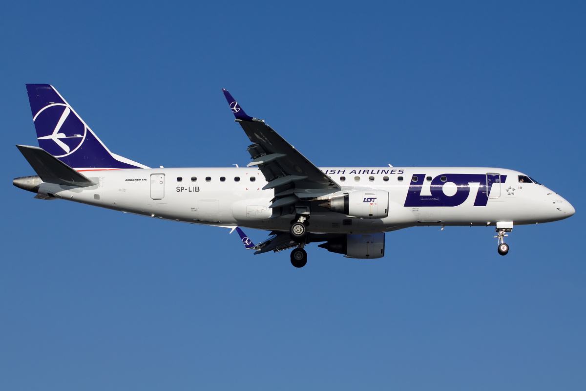 SP-LIB (nowe malowanie) (Samoloty » Spotting na EPWA » Embraer E175 » Polskie Linie Lotnicze LOT)