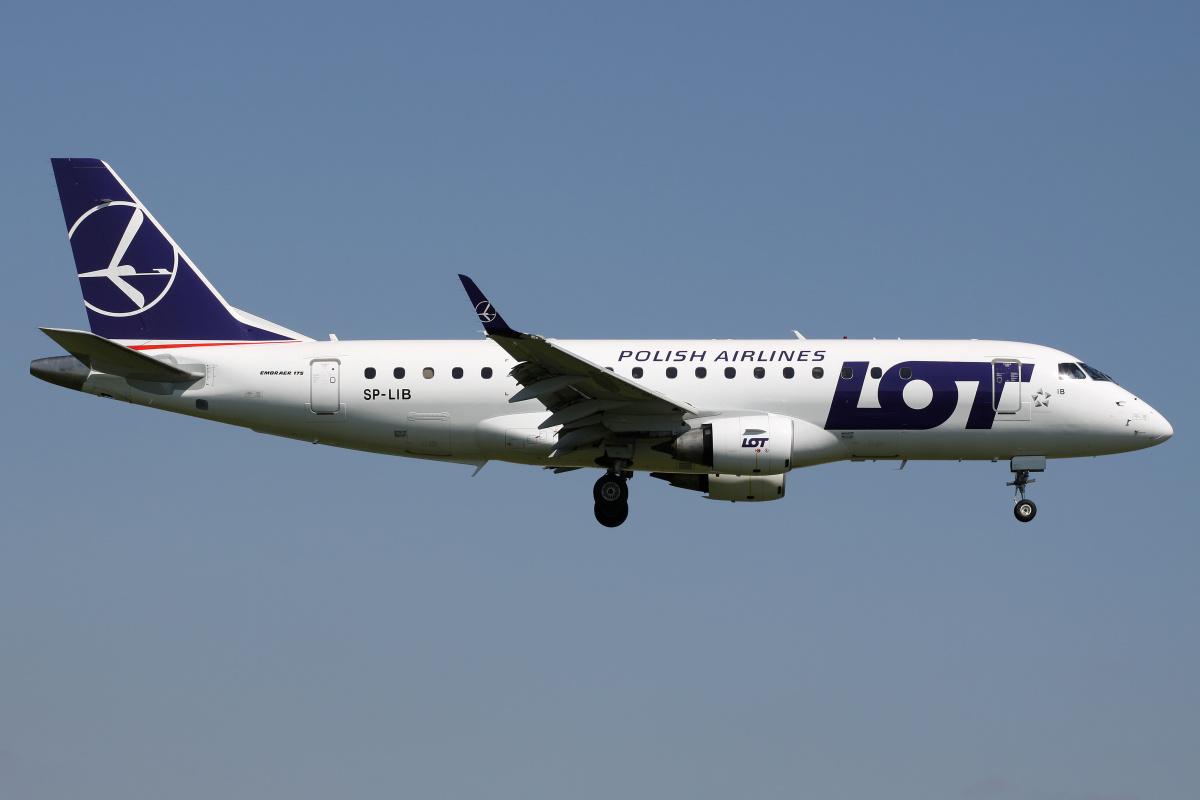 SP-LIB (nowe malowanie) (Samoloty » Spotting na EPWA » Embraer E175 » Polskie Linie Lotnicze LOT)