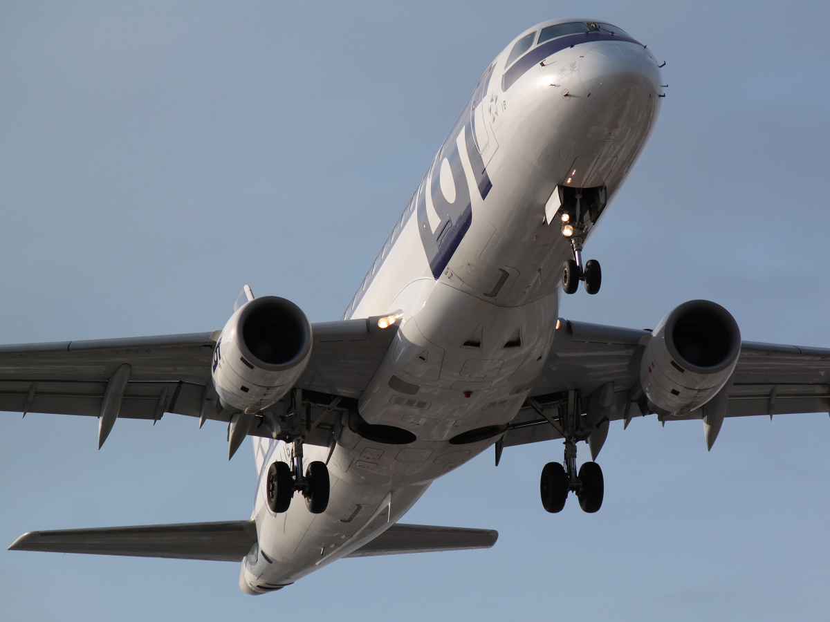 SP-LIB (Aircraft » EPWA Spotting » Embraer E175 (ERJ-170-200) » LOT Polish Airlines)