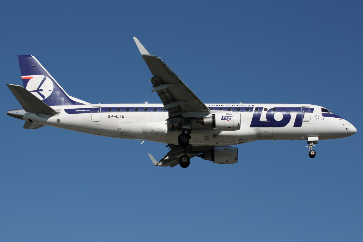 SP-LIB (Aircraft » EPWA Spotting » Embraer E175 » LOT Polish Airlines)