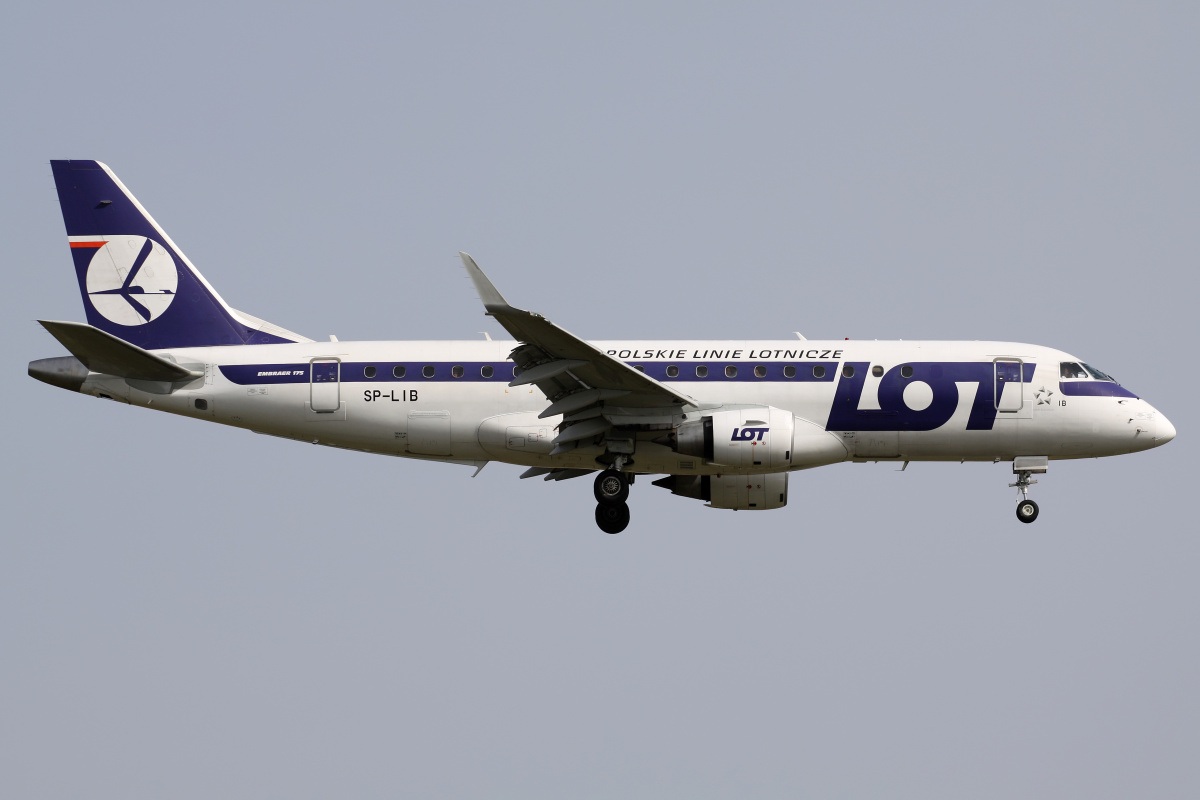 SP-LIB (Aircraft » EPWA Spotting » Embraer E175 (ERJ-170-200) » LOT Polish Airlines)