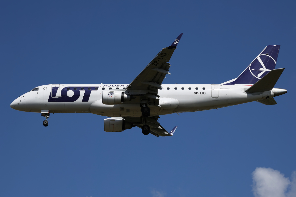 SP-LID (new livery) (Aircraft » EPWA Spotting » Embraer E175 » LOT Polish Airlines)