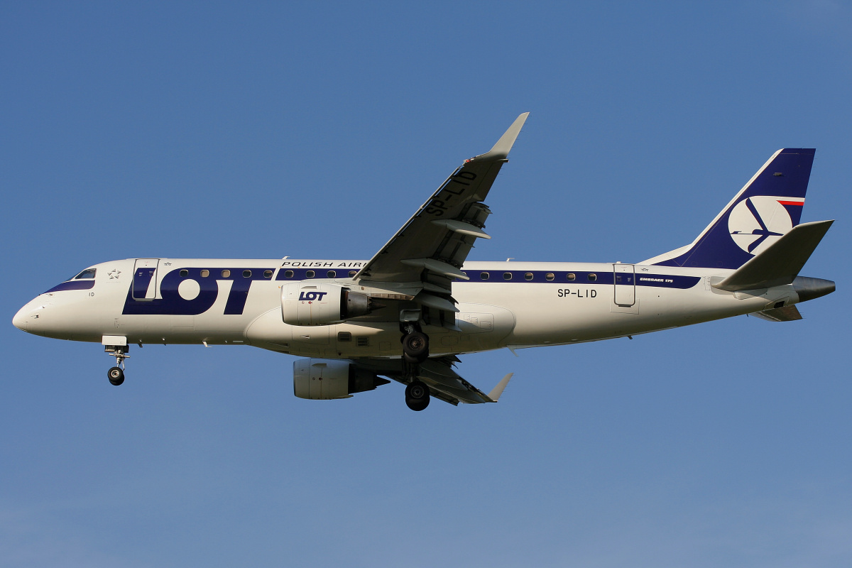 SP-LID (Aircraft » EPWA Spotting » Embraer E175 » LOT Polish Airlines)