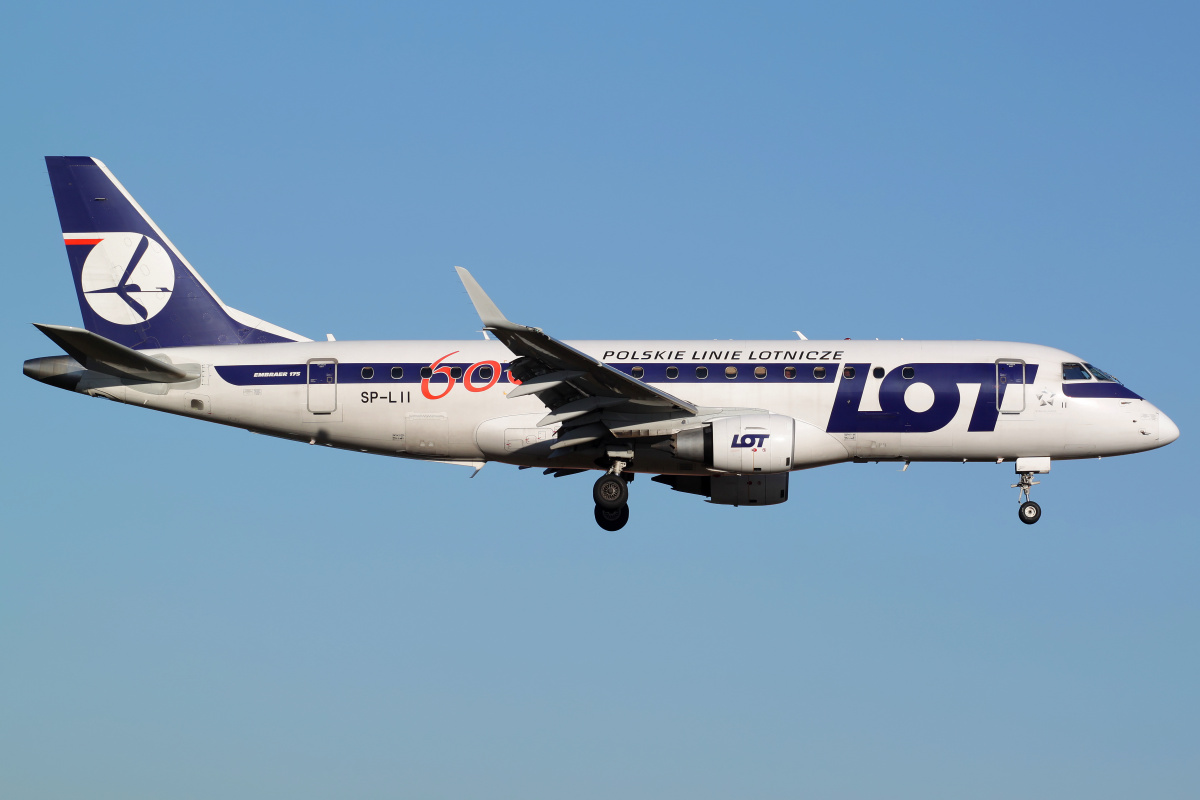 SP-LII (600th E-jet livery) (Aircraft » EPWA Spotting » Embraer E175 » LOT Polish Airlines)