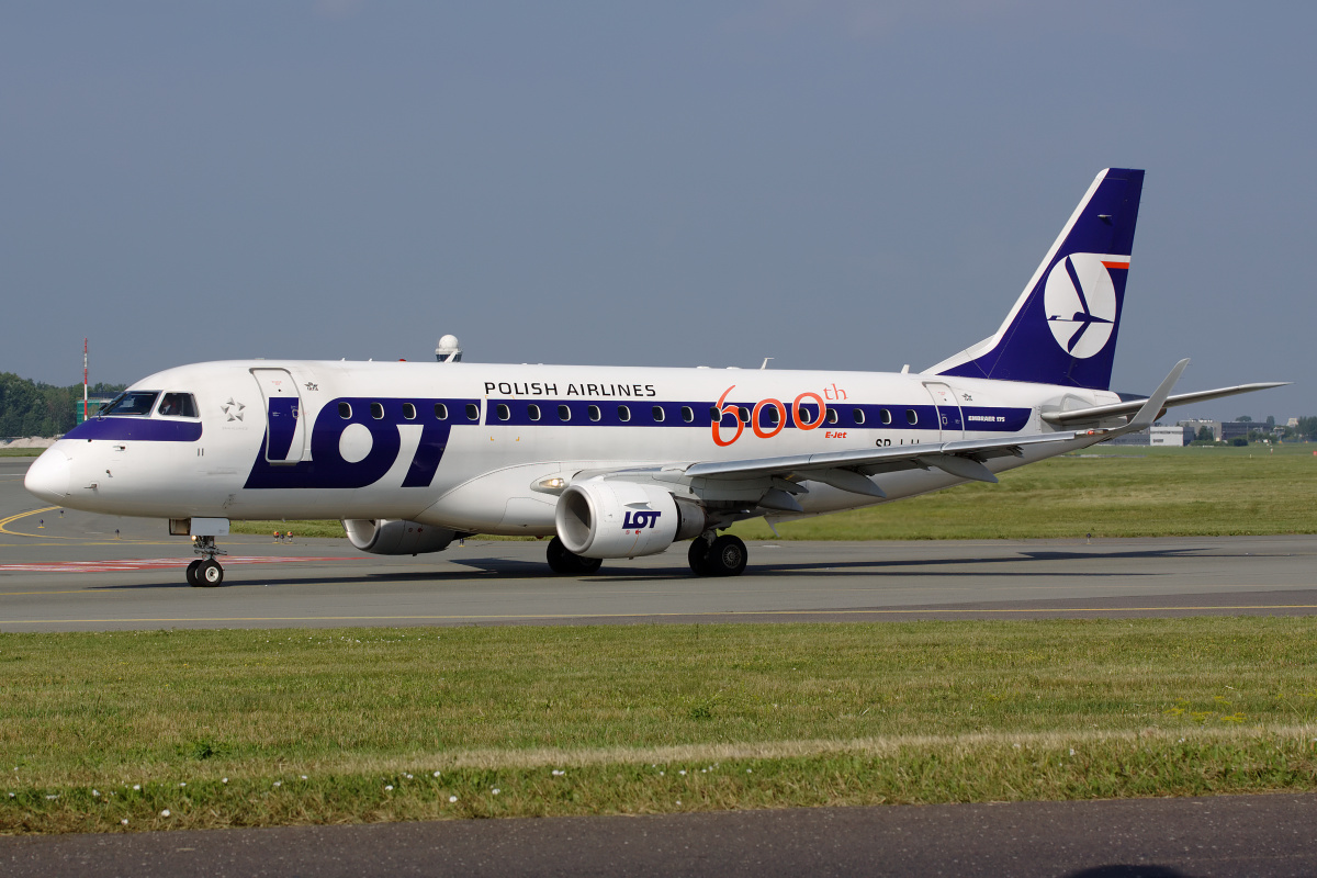 SP-LII ("600th E-jet" livery) (Aircraft » EPWA Spotting » Embraer E175 (ERJ-170-200) » LOT Polish Airlines)