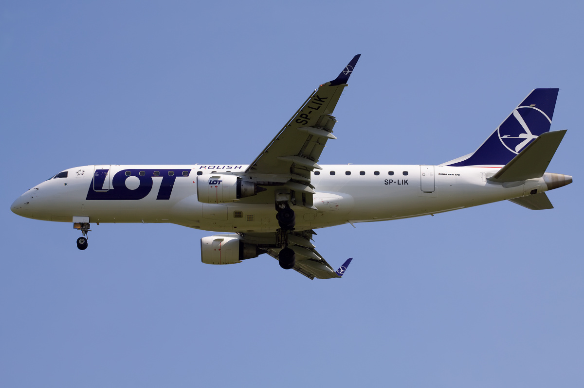 SP-LIK (new livery) (Aircraft » EPWA Spotting » Embraer E175 » LOT Polish Airlines)