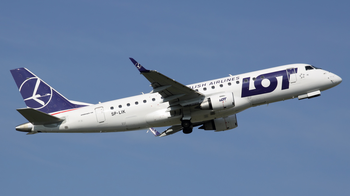 SP-LIK (new livery) (Aircraft » EPWA Spotting » Embraer E175 (ERJ-170-200) » LOT Polish Airlines)