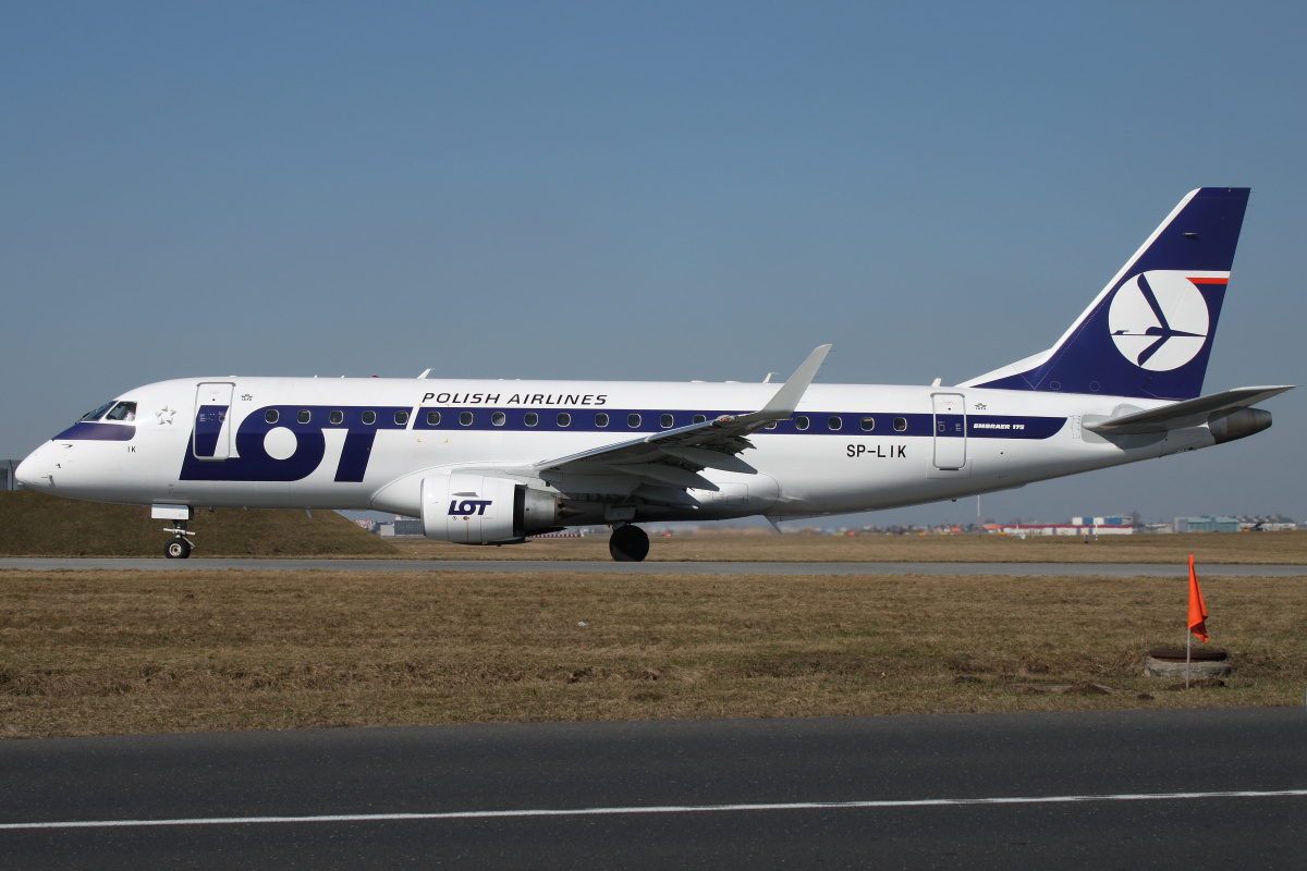 SP-LIK (Aircraft » EPWA Spotting » Embraer E175 » LOT Polish Airlines)