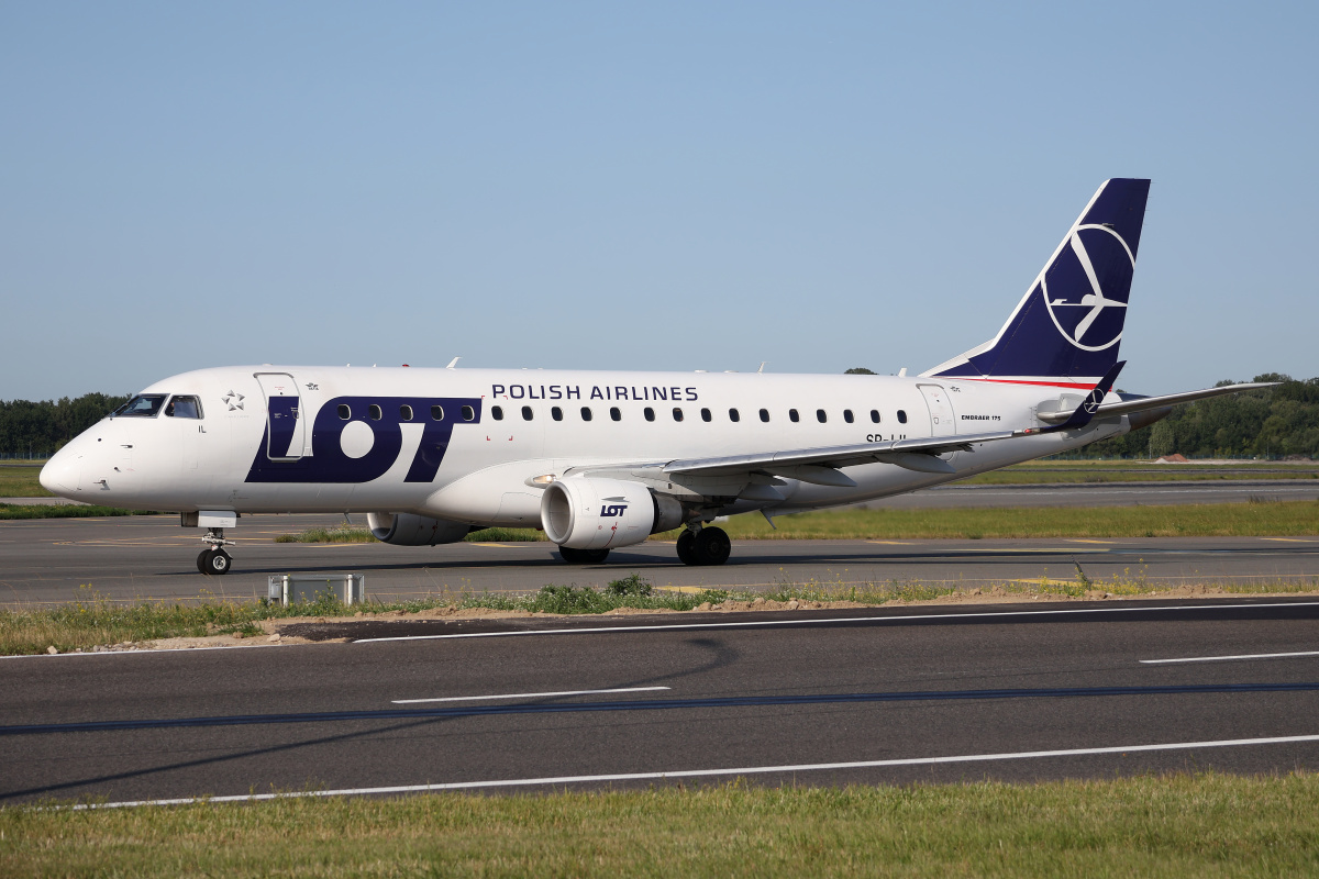 SP-LIL (new livery)