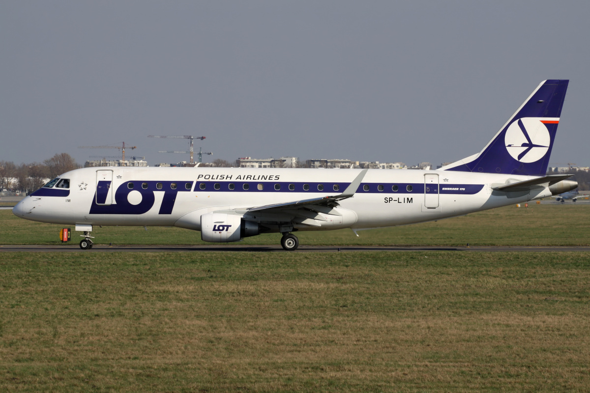 SP-LIM (Aircraft » EPWA Spotting » Embraer E175 » LOT Polish Airlines)