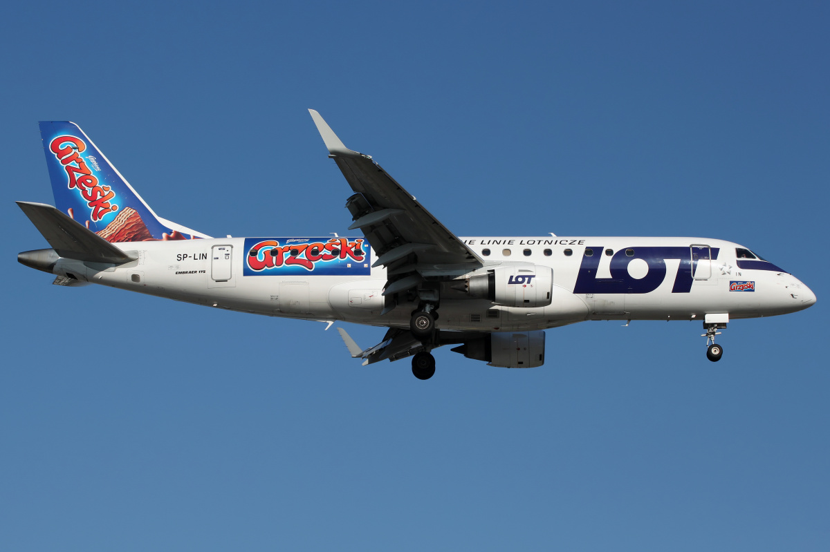 SP-LIN (Grześki livery) (Aircraft » EPWA Spotting » Embraer E175 » LOT Polish Airlines)