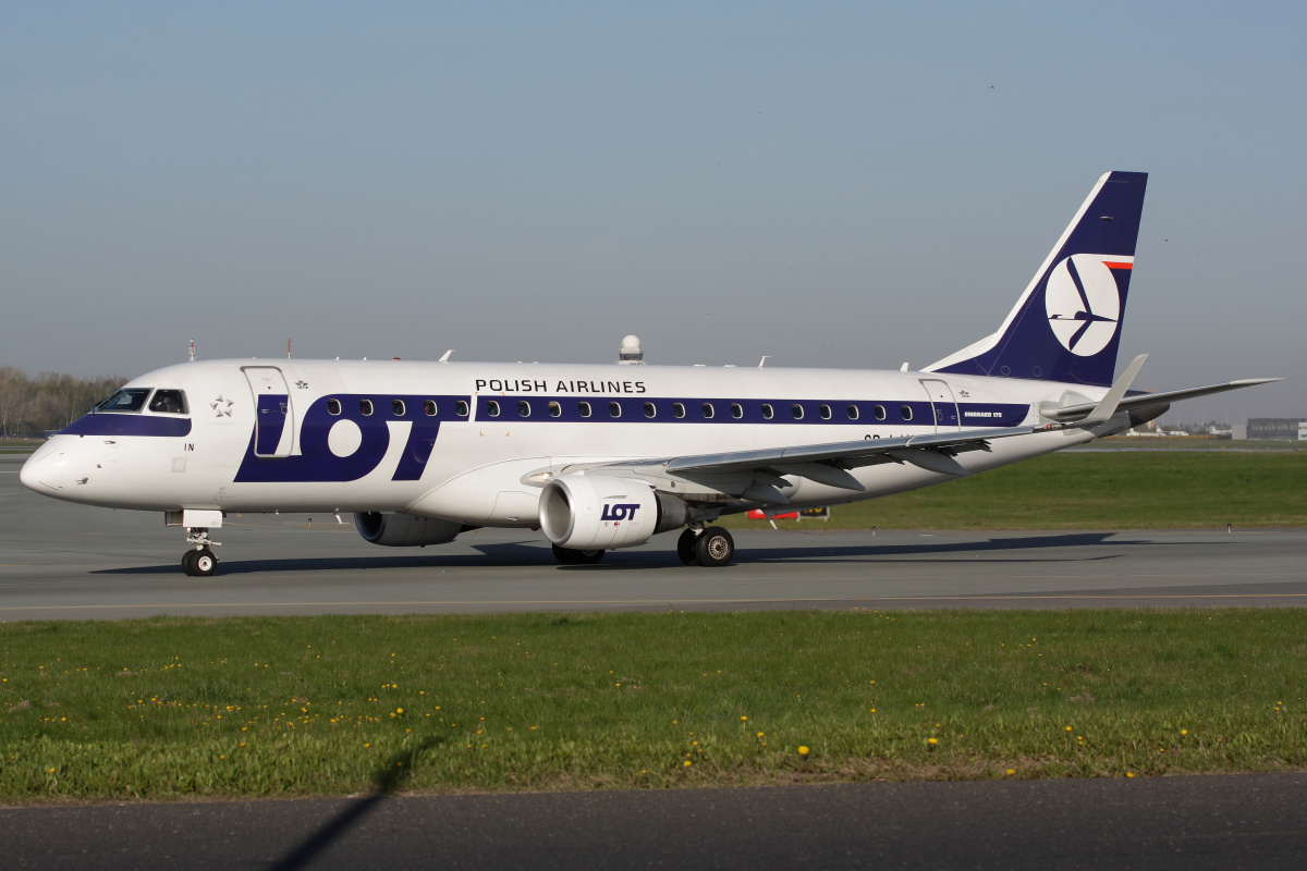 SP-LIN (Aircraft » EPWA Spotting » Embraer E175 (ERJ-170-200) » LOT Polish Airlines)