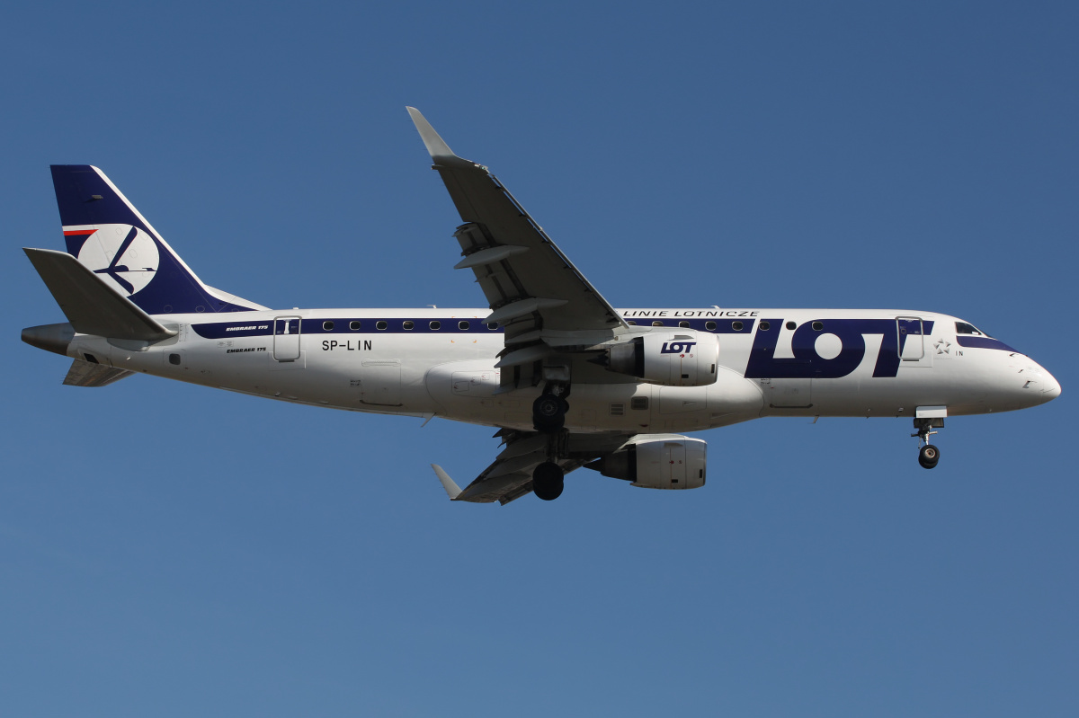 SP-LIN (Aircraft » EPWA Spotting » Embraer E175 » LOT Polish Airlines)