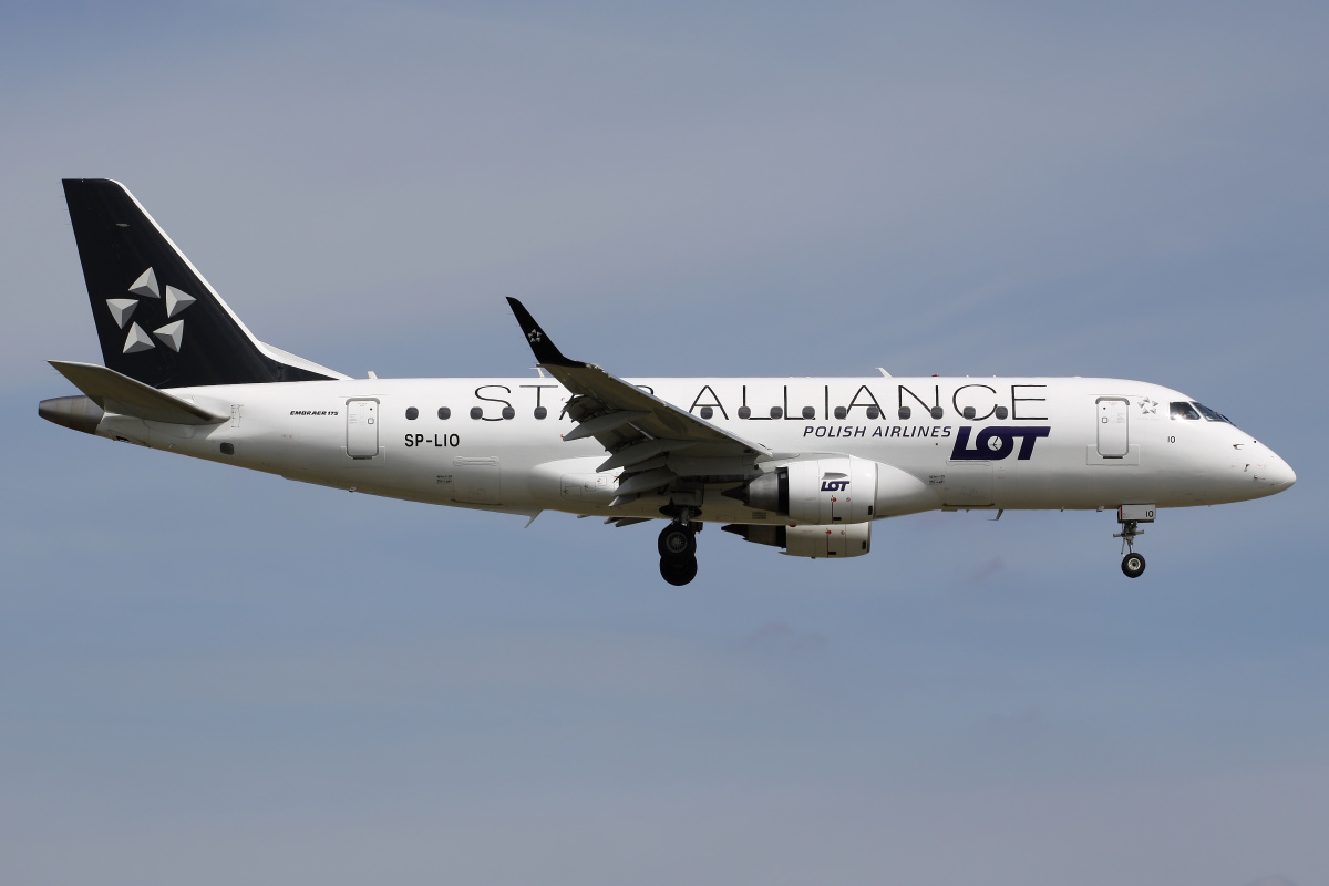 SP-LIO (Star Alliance livery)