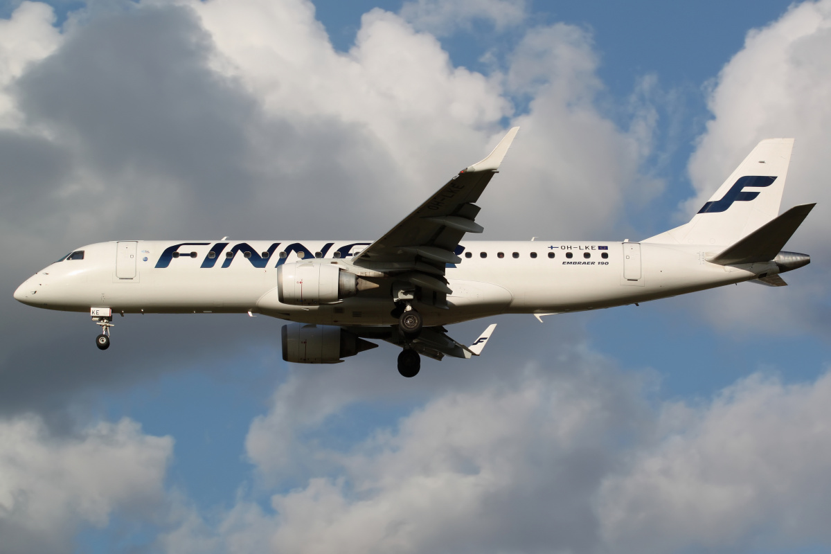 OH-LKE (Aircraft » EPWA Spotting » Embraer E190 (ERJ-190-100) » Finnair)