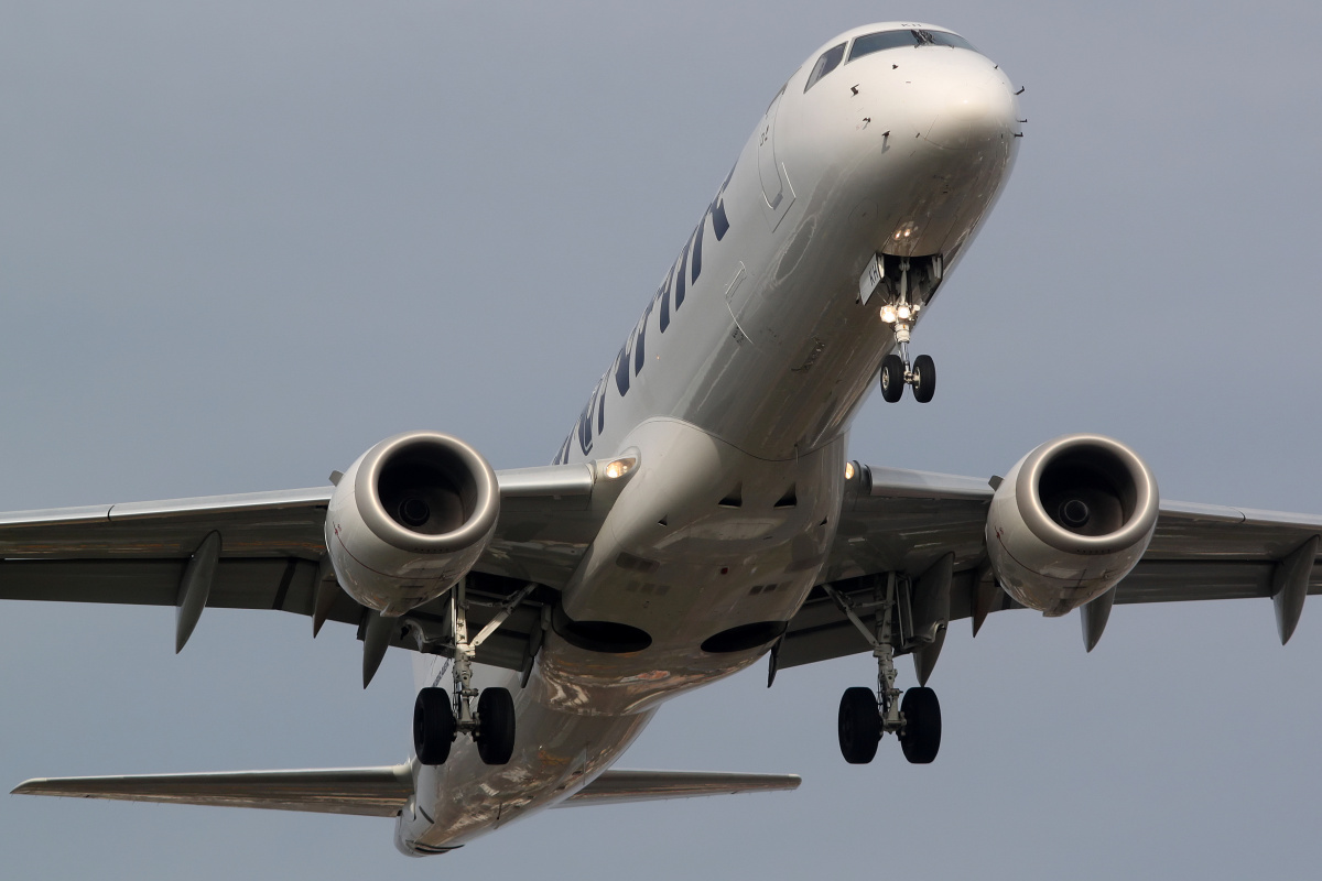 OH-LKH (nowe malowanie) (Samoloty » Spotting na EPWA » Embraer E190 » Finnair)