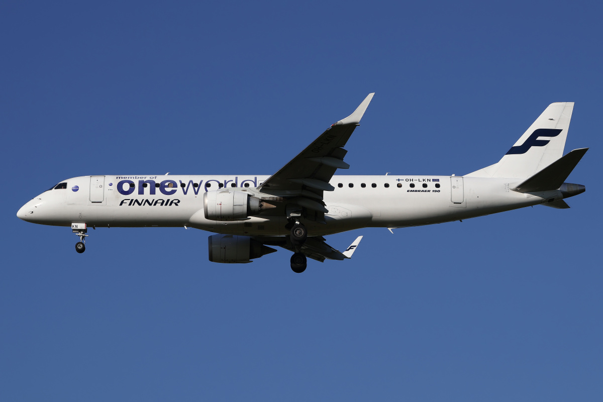 OH-LKN (OneWorld livery) (Aircraft » EPWA Spotting » Embraer E190 (ERJ-190-100) » Finnair)