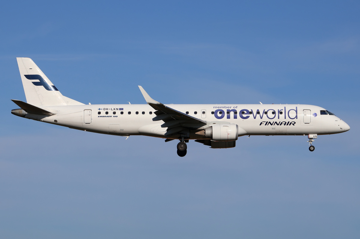 OH-LKN (malowanie OneWorld) (Samoloty » Spotting na EPWA » Embraer E190 » Finnair)