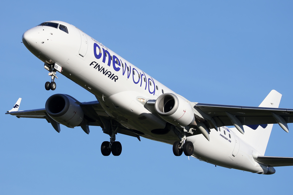 OH-LKN (OneWorld livery) (Aircraft » EPWA Spotting » Embraer E190 (ERJ-190-100) » Finnair)