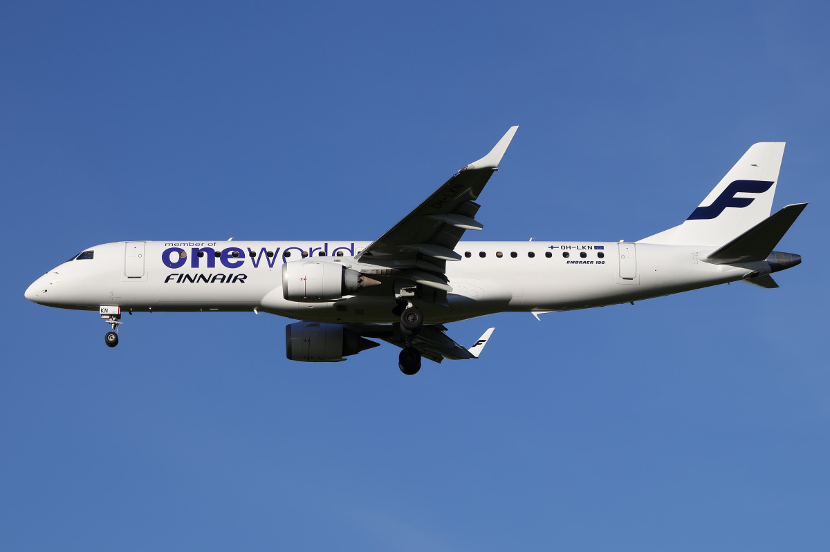 OH-LKN (OneWorld livery) (Aircraft » EPWA Spotting » Embraer E190 (ERJ-190-100) » Finnair)