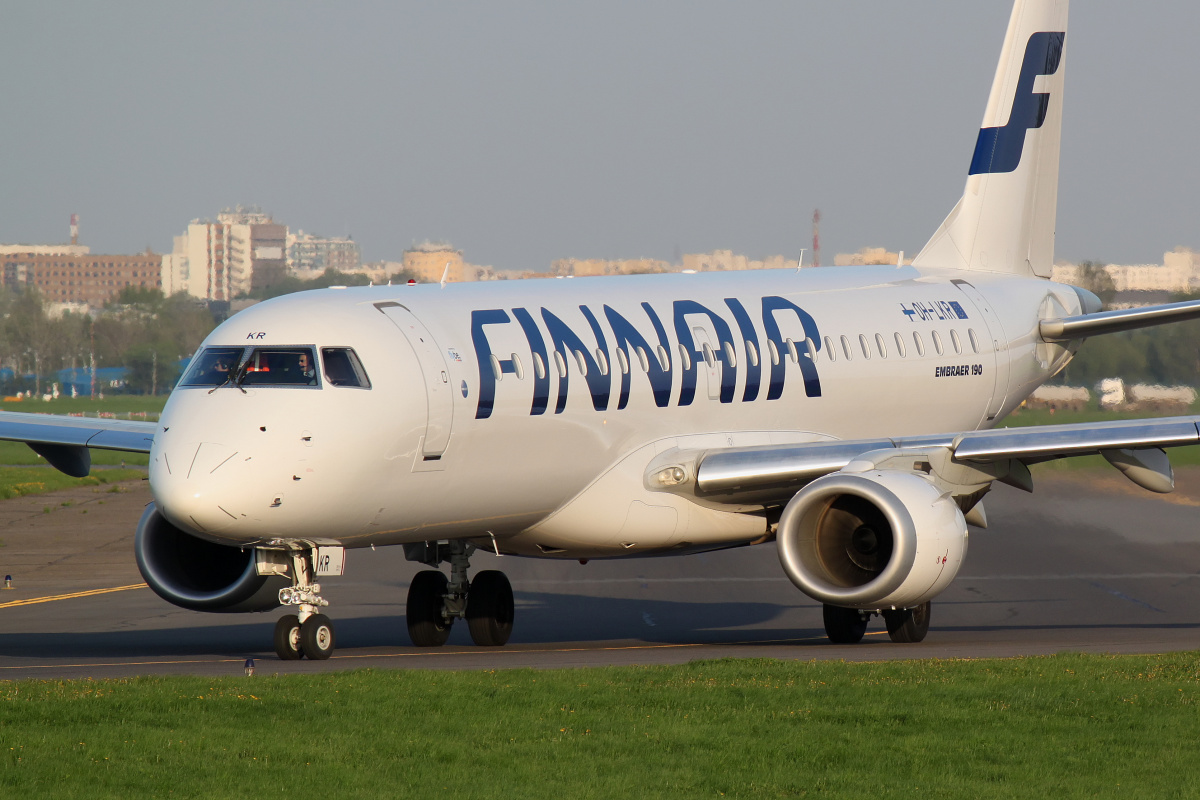 OH-LKR (Aircraft » EPWA Spotting » Embraer E190 (ERJ-190-100) » Finnair)