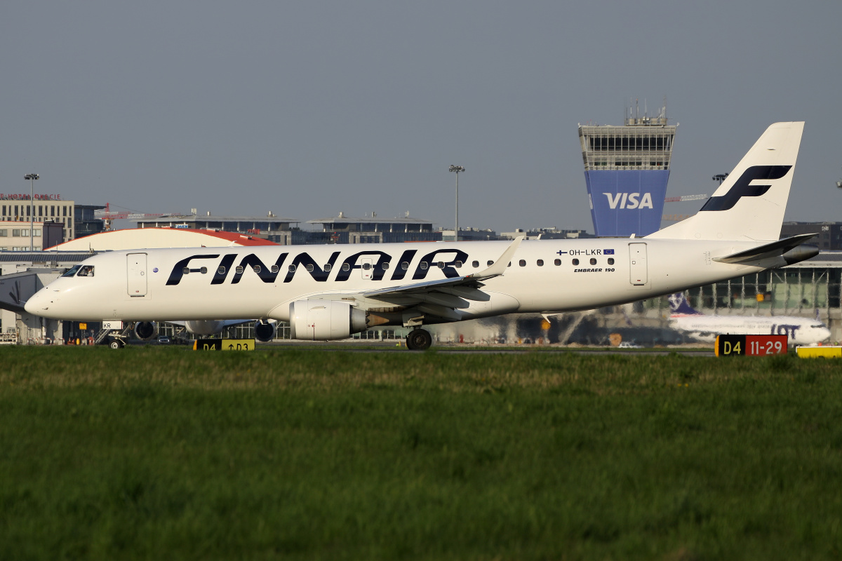 OH-LKR (Aircraft » EPWA Spotting » Embraer E190 (ERJ-190-100) » Finnair)