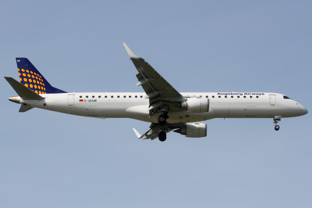 D-AEMB, Augsburg Airways (Lufthansa) (Aircraft » EPWA Spotting » Embraer E195)