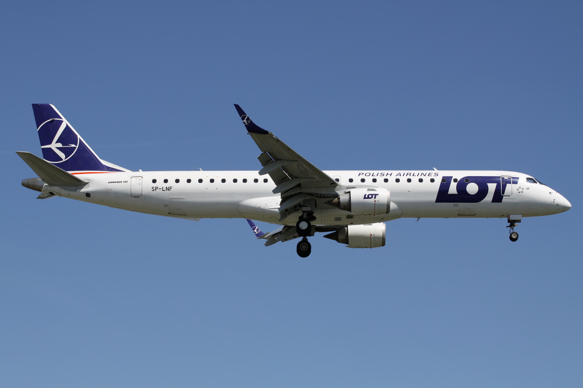 SP-LNF (Samoloty » Spotting na EPWA » Embraer E195 » Polskie Linie Lotnicze LOT)