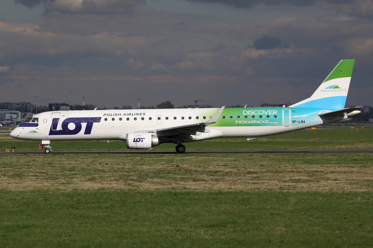 SP-LNA (Odkryj Podkarpackie livery) (Aircraft » EPWA Spotting » Embraer E195 » LOT Polish Airlines)