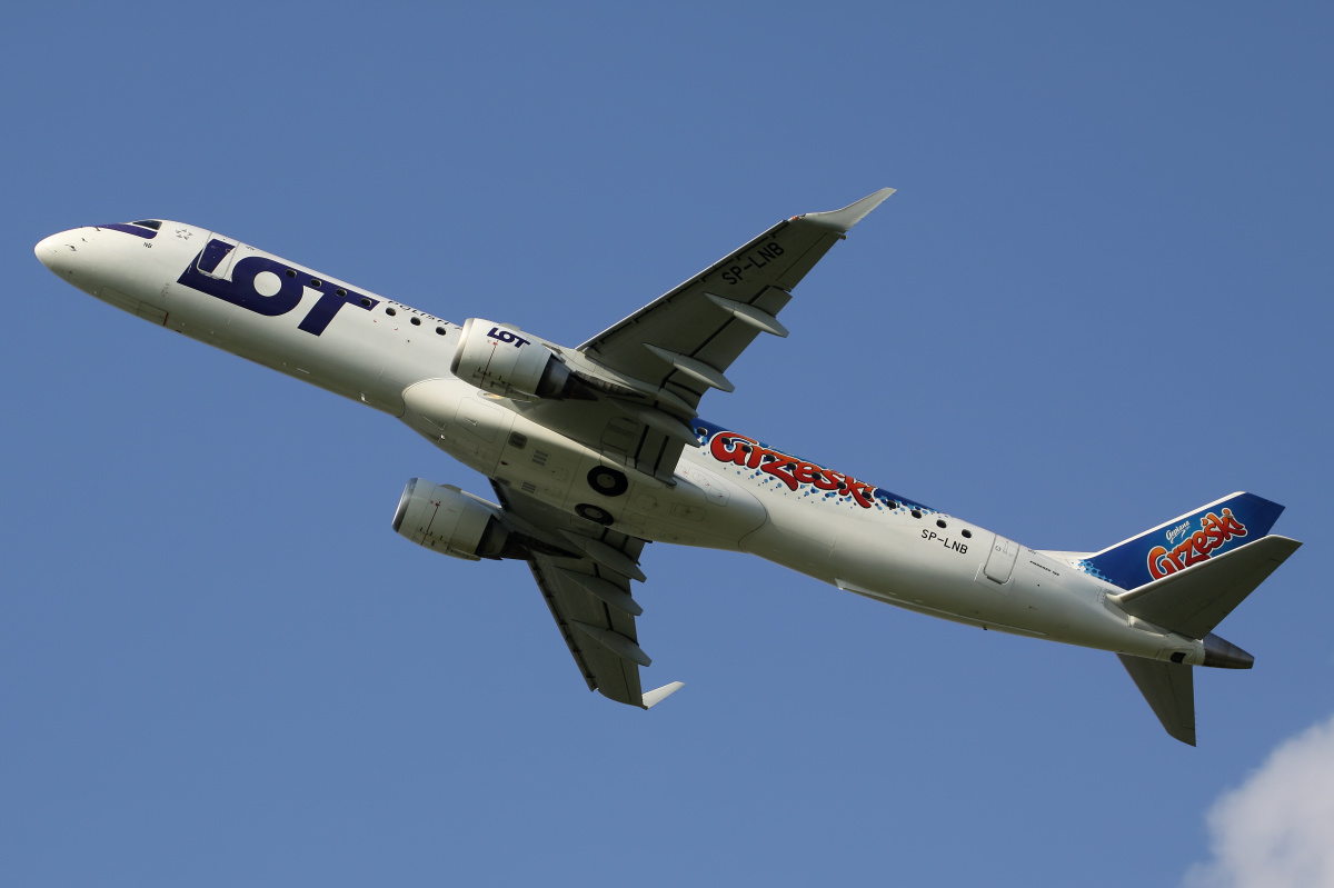 SP-LNB (Grześki livery) (Aircraft » EPWA Spotting » Embraer E195 » LOT Polish Airlines)