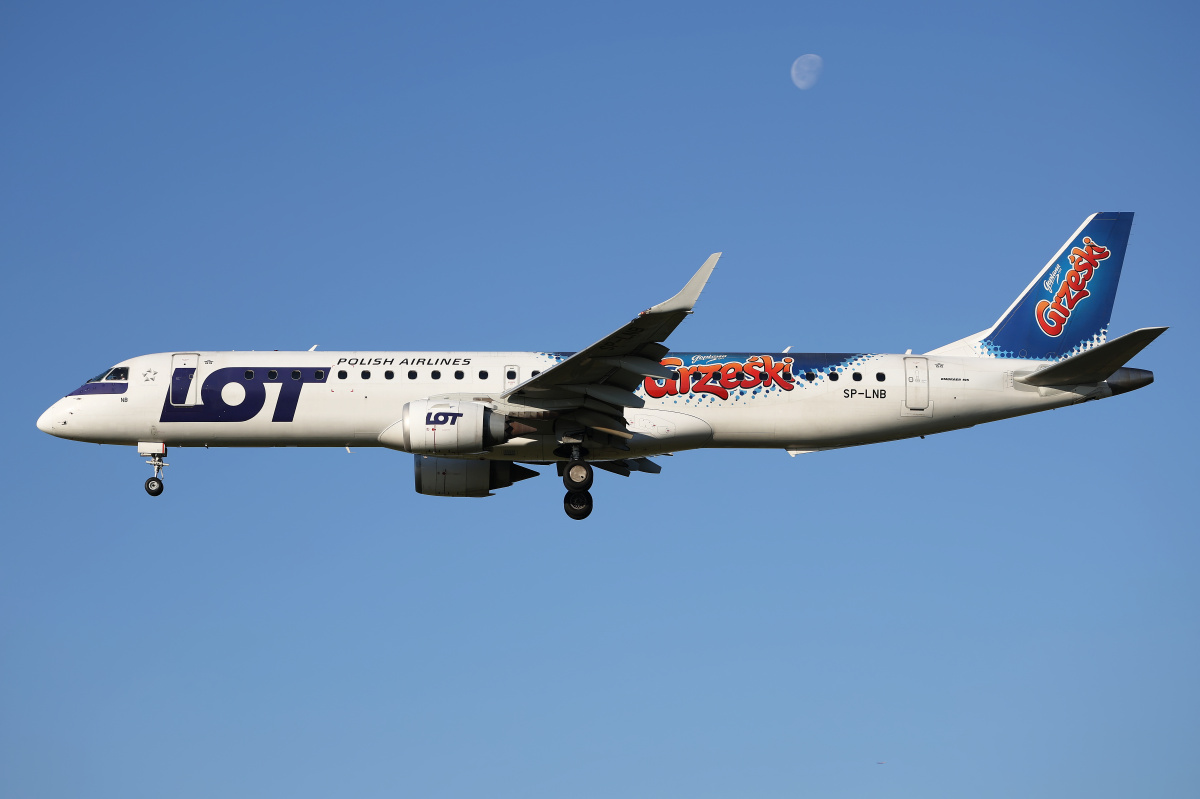 SP-LNB (Grześki livery) (Aircraft » EPWA Spotting » Embraer E195 » LOT Polish Airlines)