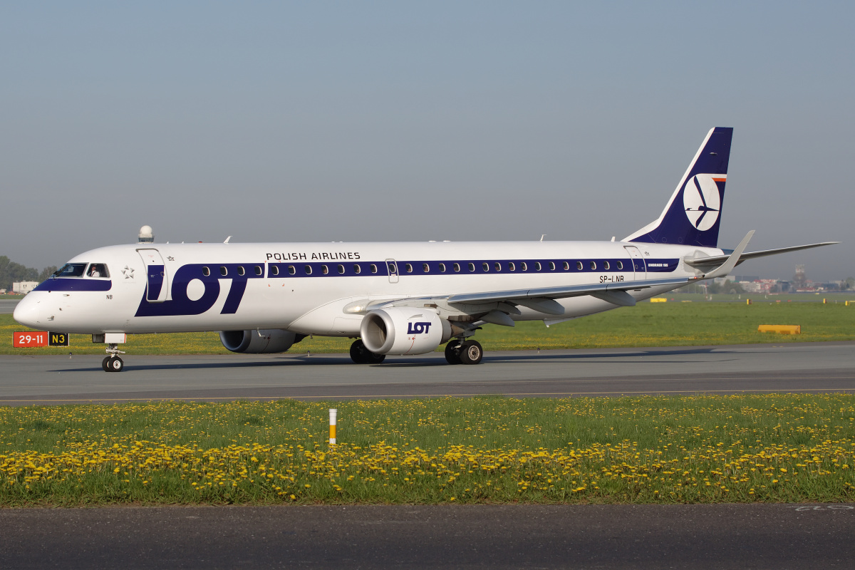 SP-LNB (Aircraft » EPWA Spotting » Embraer E195 » LOT Polish Airlines)