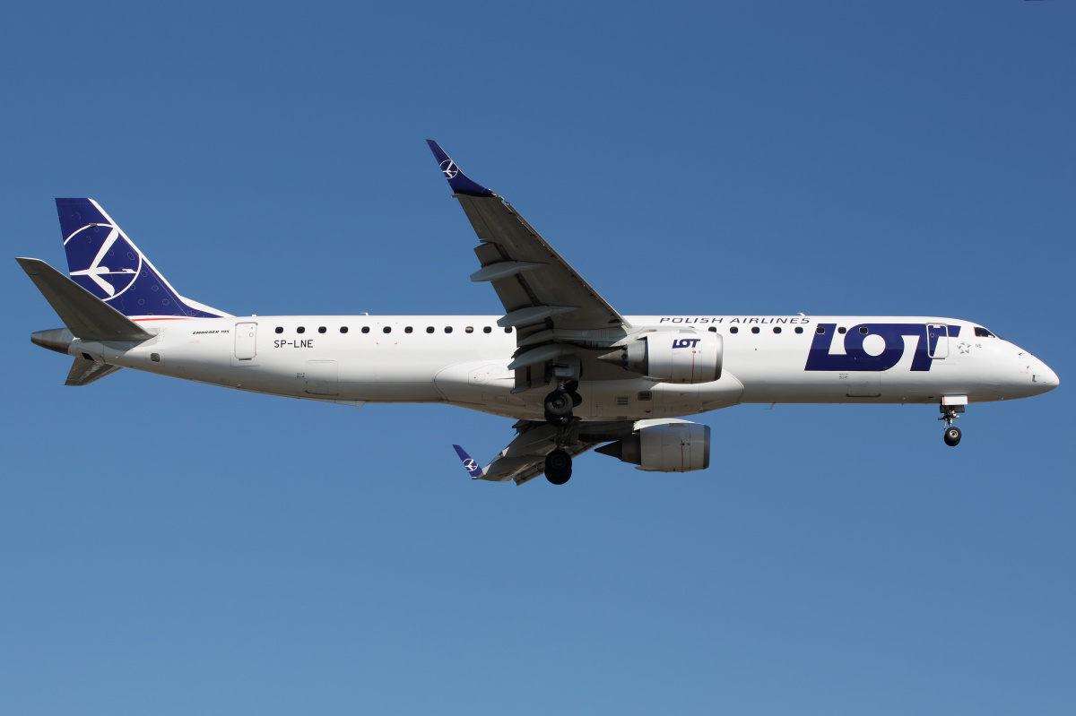 SP-LNE (Aircraft » EPWA Spotting » Embraer E195 (ERJ-190-200) » LOT Polish Airlines)