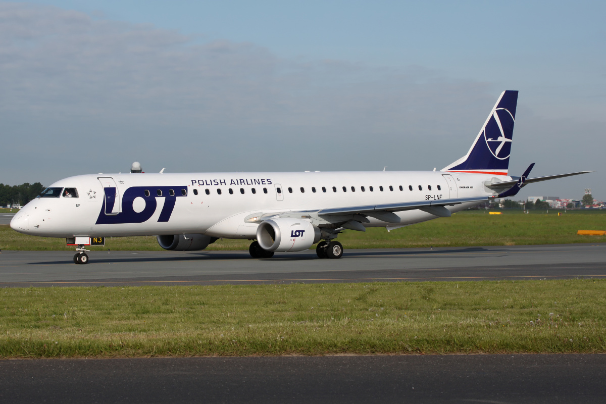 SP-LNF (Aircraft » EPWA Spotting » Embraer E195 » LOT Polish Airlines)