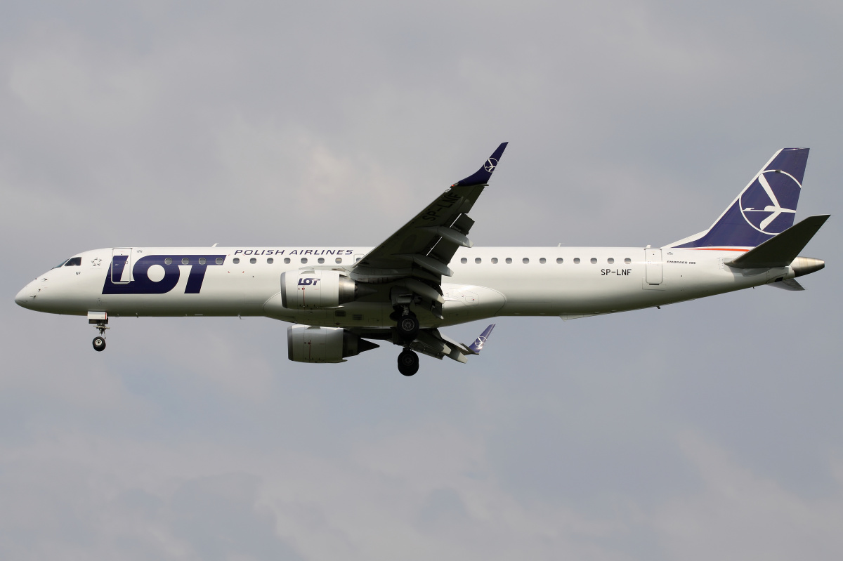 SP-LNF (Samoloty » Spotting na EPWA » Embraer E195 » Polskie Linie Lotnicze LOT)