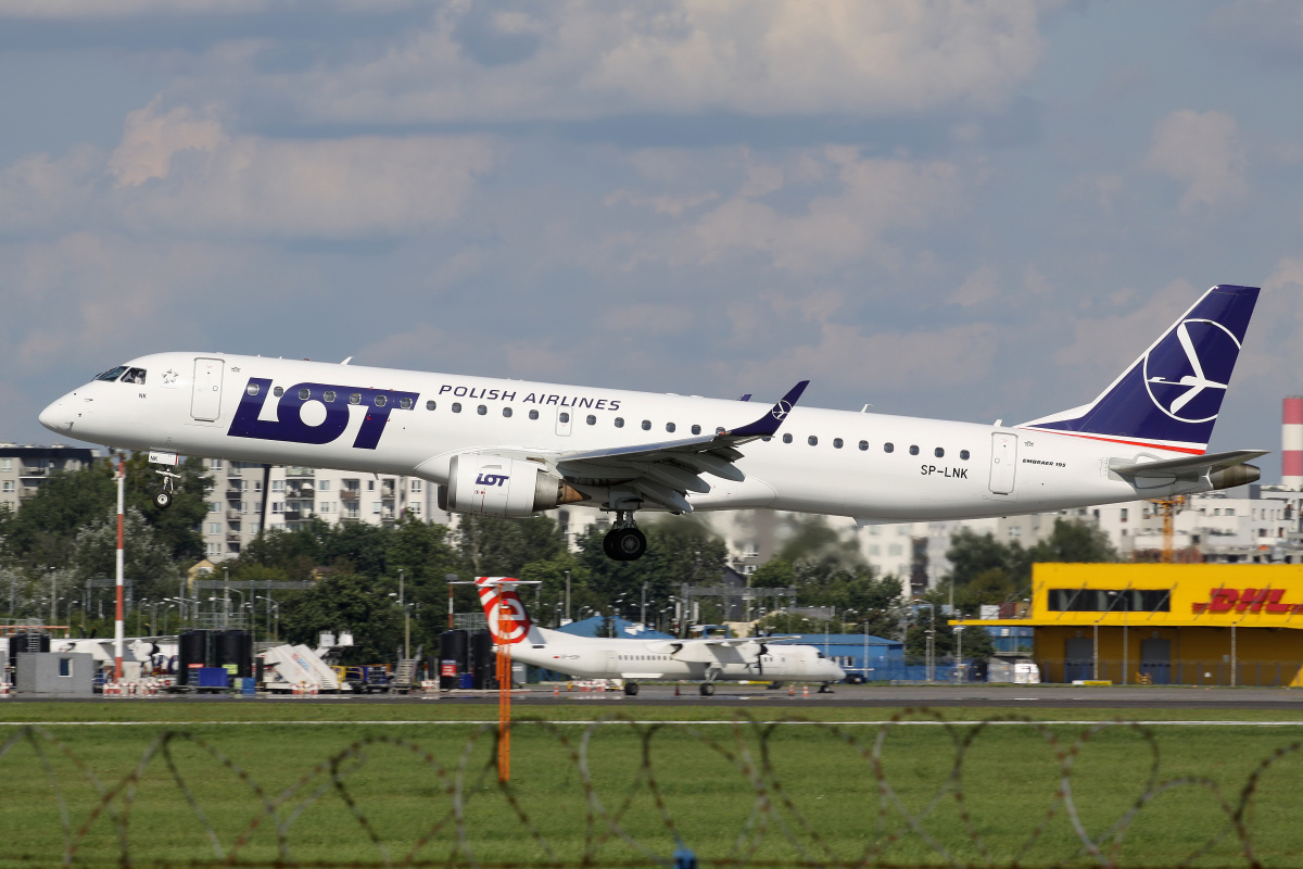 SP-LNK (Samoloty » Spotting na EPWA » Embraer E195 » Polskie Linie Lotnicze LOT)