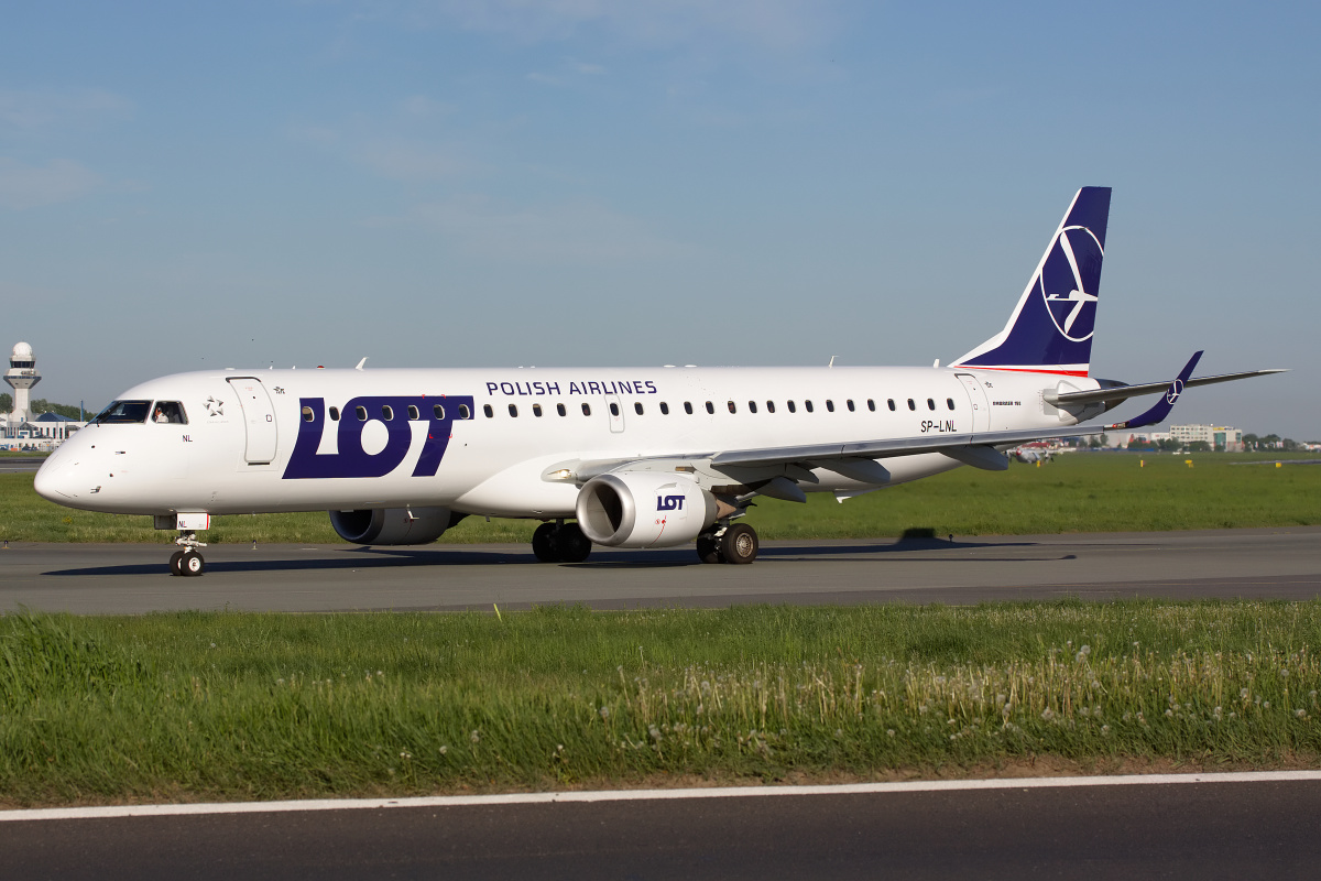 SP-LNL (Aircraft » EPWA Spotting » Embraer E195 (ERJ-190-200) » LOT Polish Airlines)