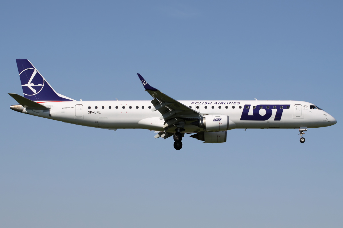 SP-LNL (Aircraft » EPWA Spotting » Embraer E195 » LOT Polish Airlines)