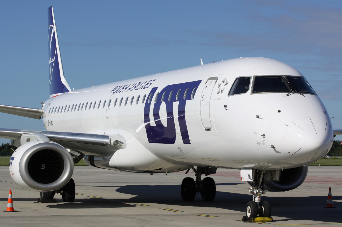 SP-LNL (Aircraft » EPWA Spotting » Embraer E195 (ERJ-190-200) » LOT Polish Airlines)