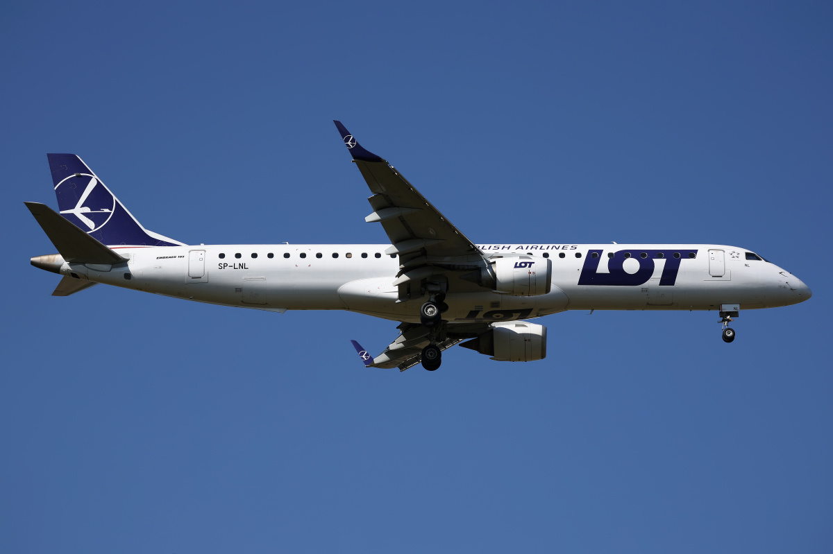 SP-LNL (Aircraft » EPWA Spotting » Embraer E195 » LOT Polish Airlines)