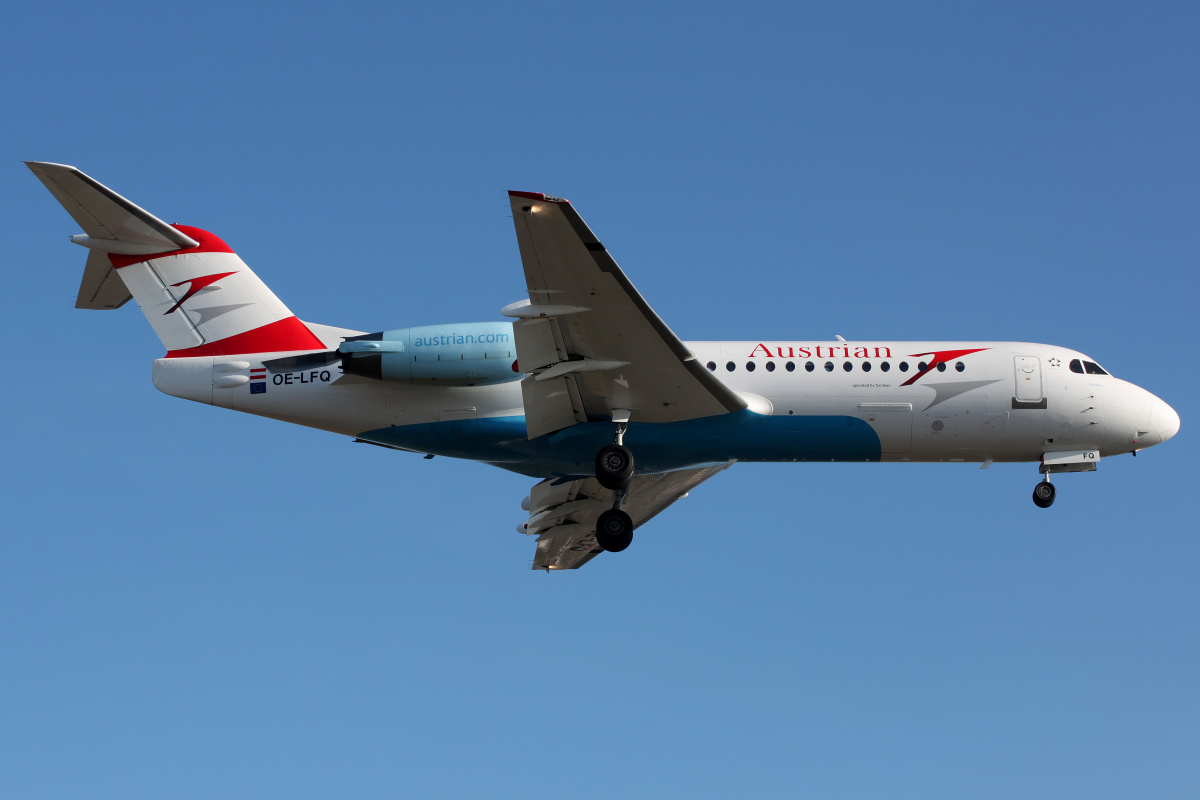OE-LFQ, Austrian Airlines (Samoloty » Spotting na EPWA » Fokker  70)