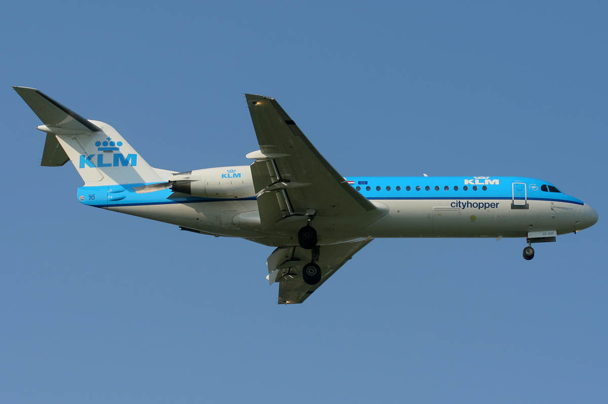 PH-KZE, KLM Cityhopper (Aircraft » EPWA Spotting » Fokker  70)