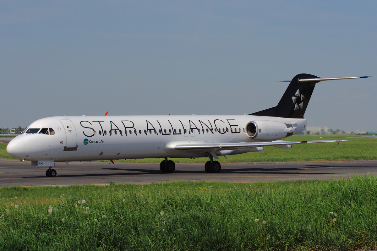 D-AGPH (malowanie Star Alliance) (Samoloty » Spotting na EPWA » Fokker 100 » Contact Air)